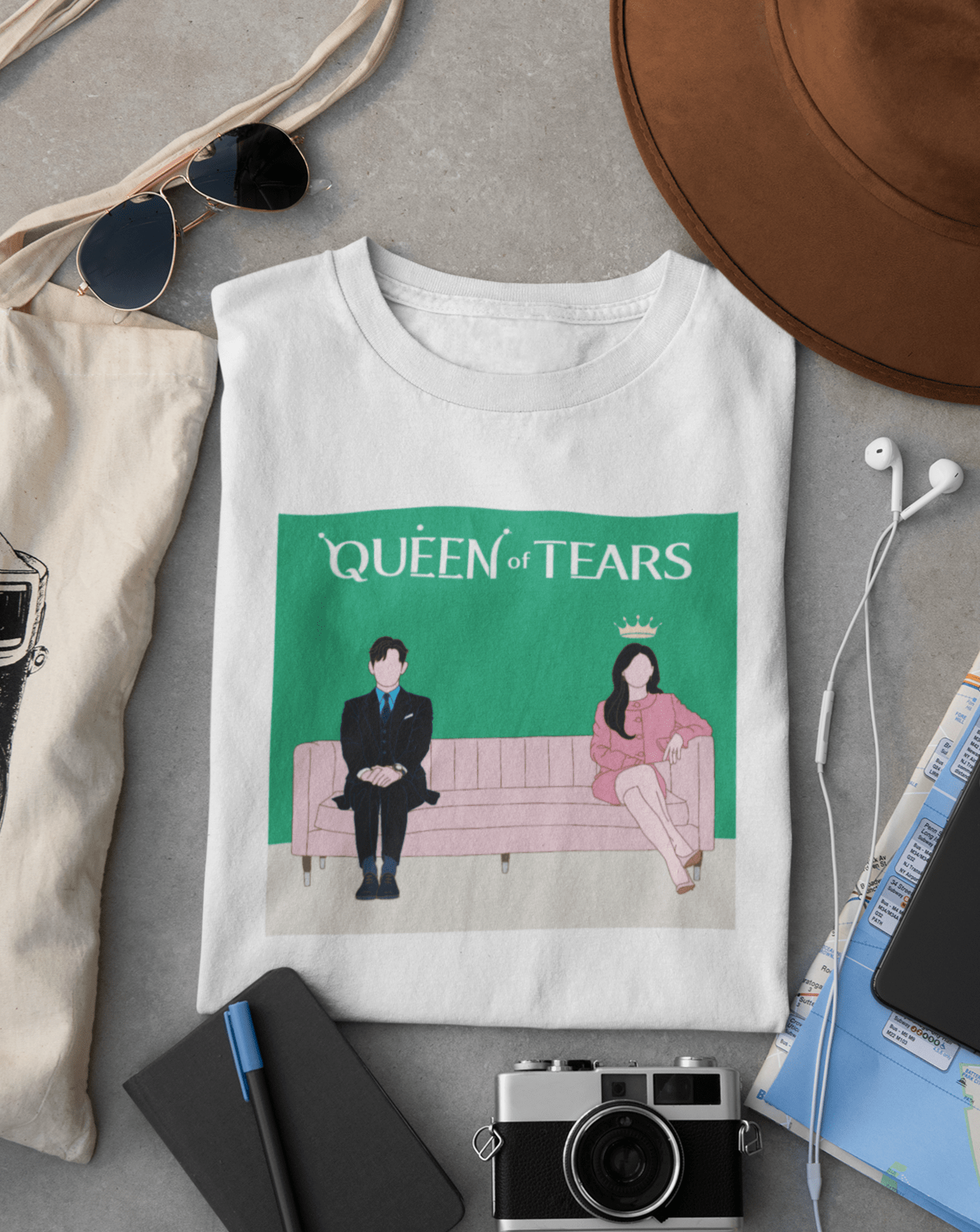 Queen Of Tears Iconic T-shirt - Koral Dusk