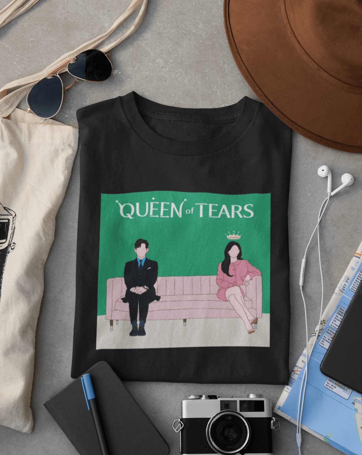 Queen Of Tears Iconic T-shirt - Koral Dusk