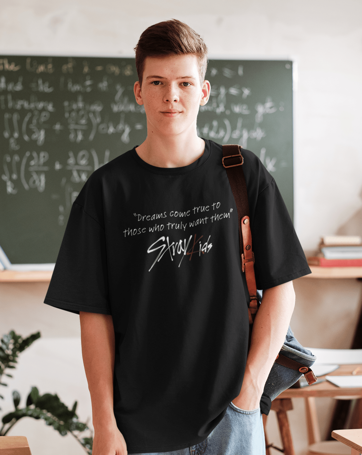 Stray Kids 'Dreamer Era' Oversized T-shirt - Koral Dusk