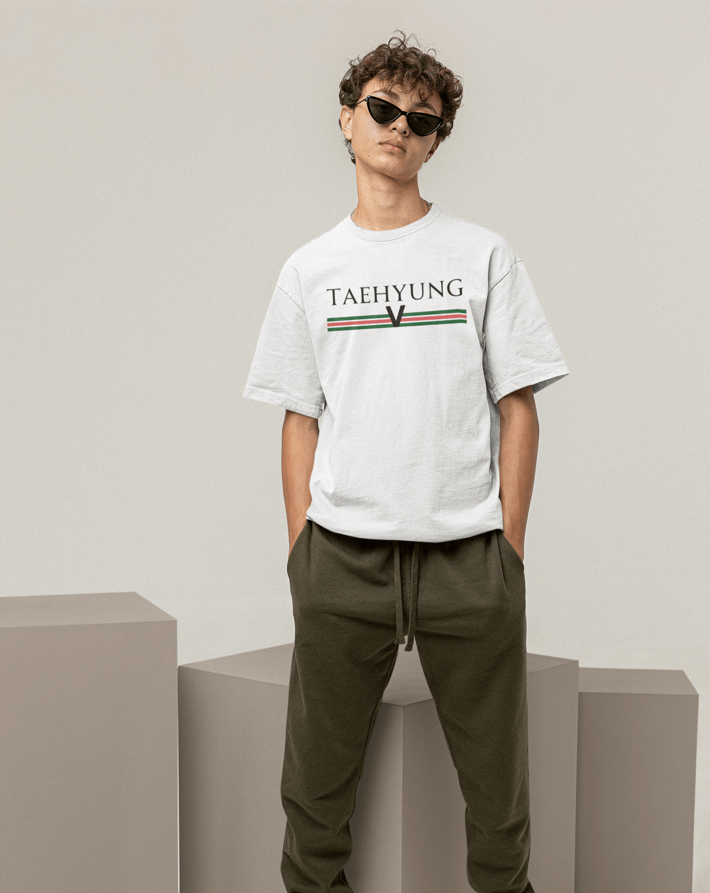 Taehyung Classic Unisex T-shirt - Koral Dusk