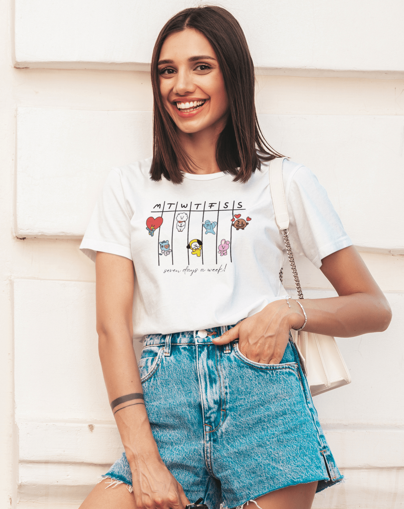 Seven days a week - BTS Unisex T-shirt - Koral Dusk
